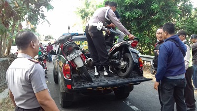 Tabrakan Sepeda Motor  Di Purwosari ,3 Korban Ke Rumah Sakit