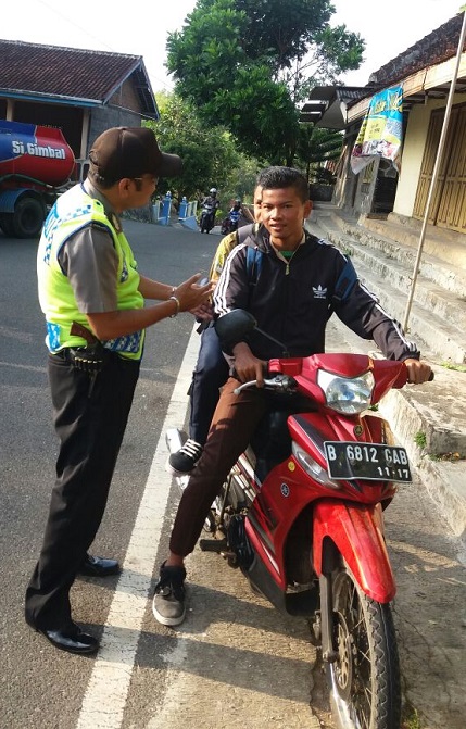 TAATI PERATURAN LALULINTAS JAGA KESELAMATAN JIWA RAGA