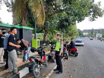 PUBLIC ADDRESS PENCEGAHAN PENYEBARAN COVID-19 DI BEBERAPA TITIK WILAYAH HUKUM POLRES GUNUNGKIDUL